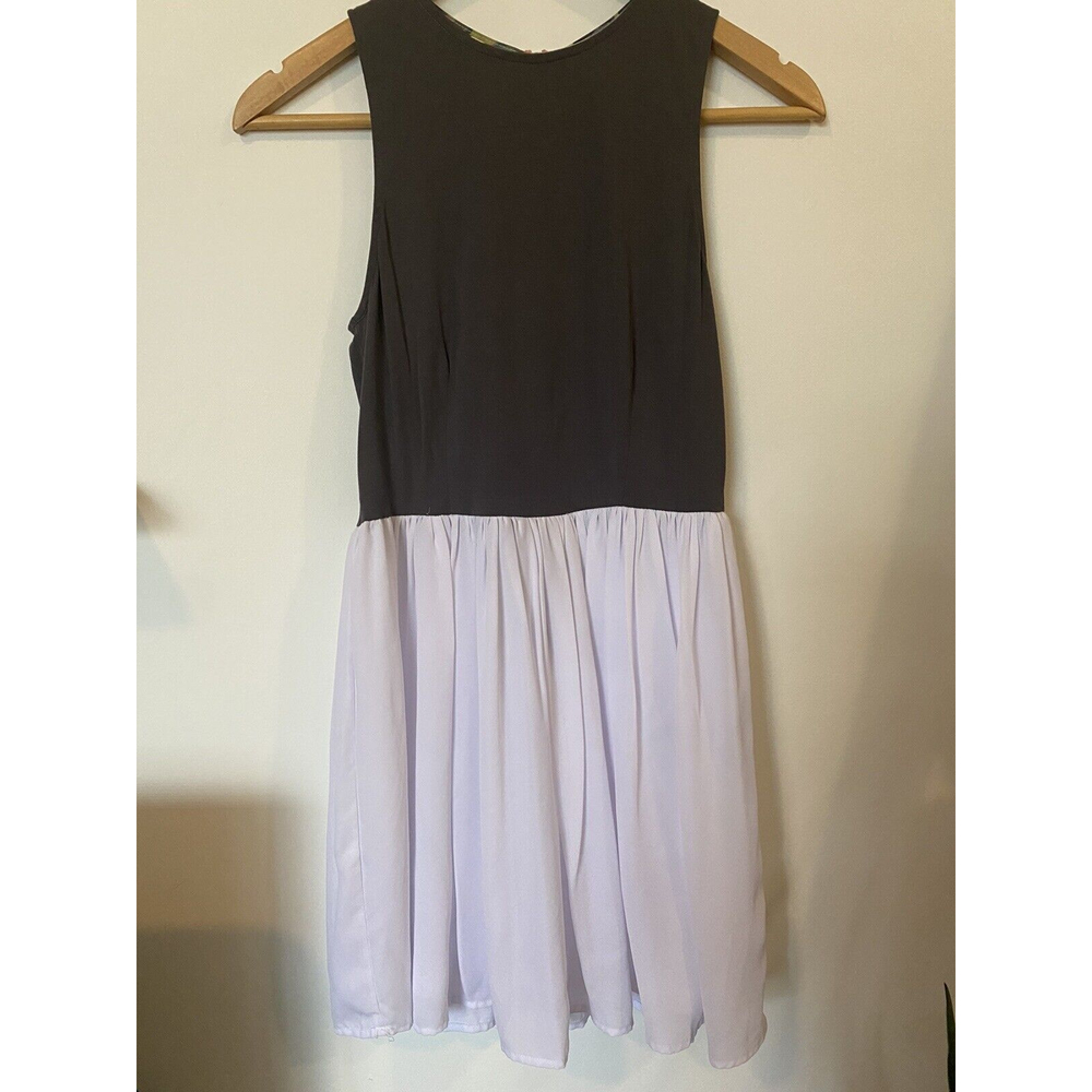 Against Nudity Sleeveless Flowing Gray and White Dress Womens Size Small - Picture 2 of 11